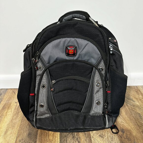 Swiss Gear by Wenger Synergy Pro 16" Laptop Backpack Business - EXCELLENT - Picture 10 of 14